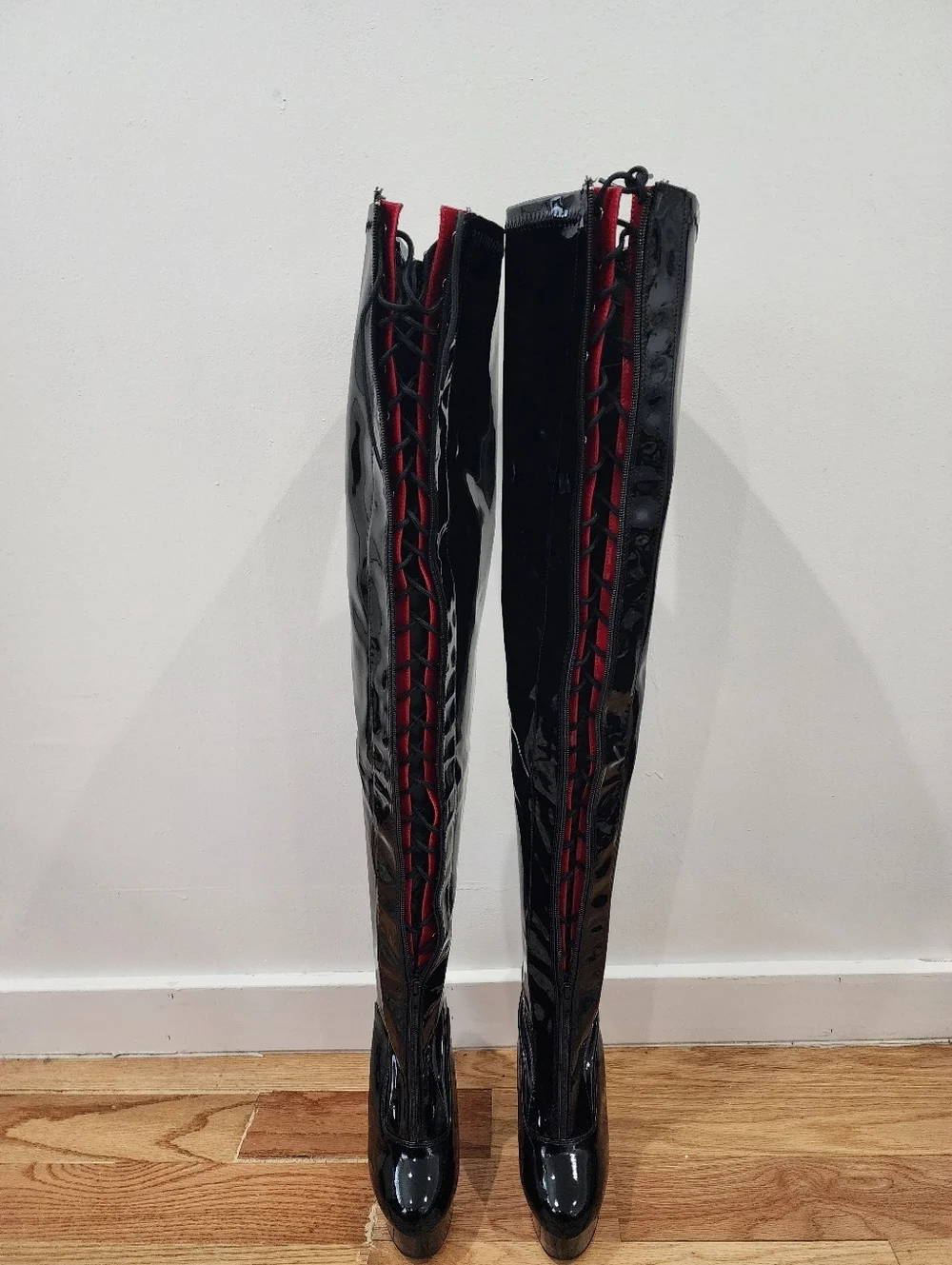 Pleaser like new